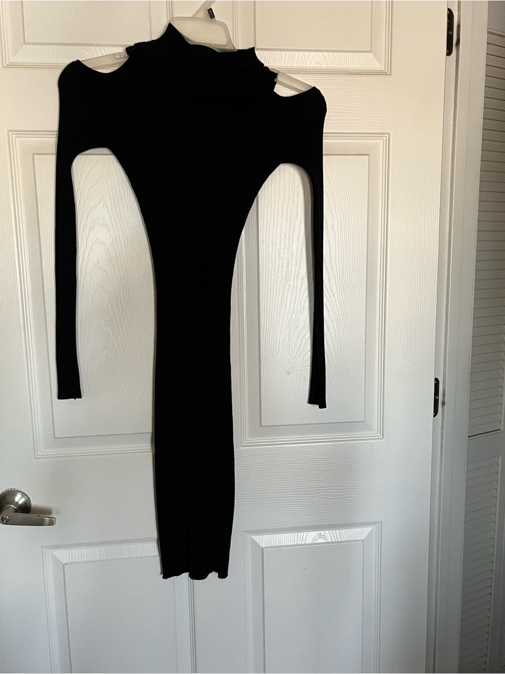 Derek Heart Black Cold-Shoulder Ribbed Bodycon Dress